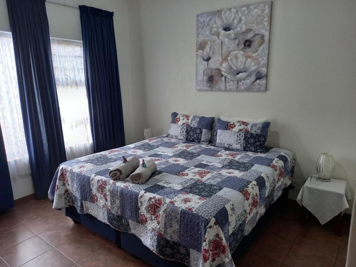 White Rose Guest House Vanderbijlpark Exteriör bild